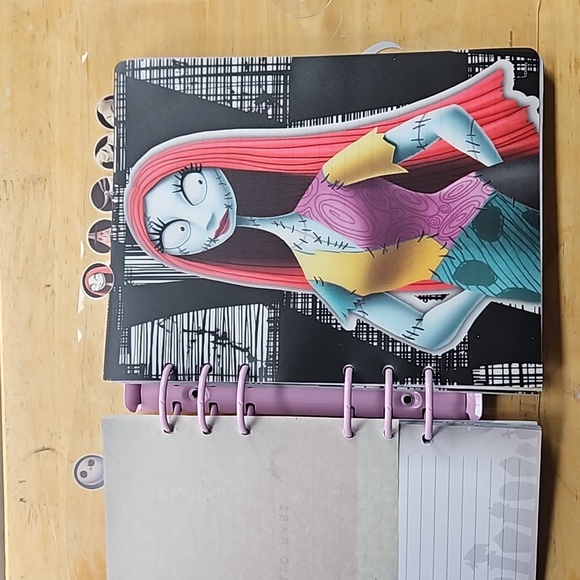 THE NIGHTMARE BEFORE CHRISTMAS SNAP FRONT JOURNAL AND STICKY NOTES - Picture 6 of 16